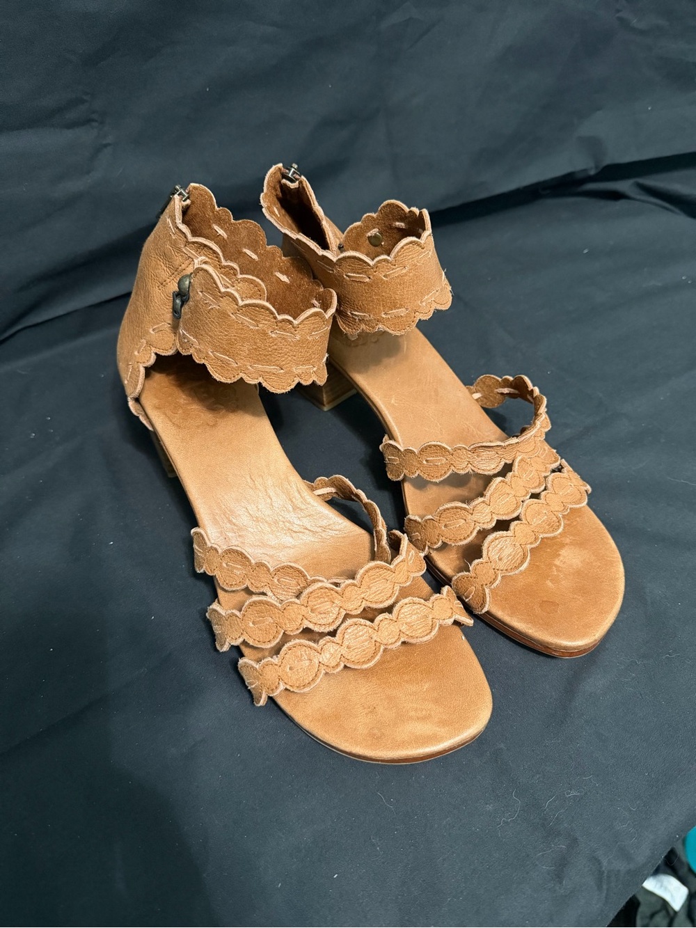 Bali Elf seaside leather Scalloped Strap Heeled zippered Sandals Brown Sz 10